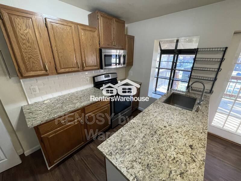 2062 Jasmine Rd - Photo 2 of 23