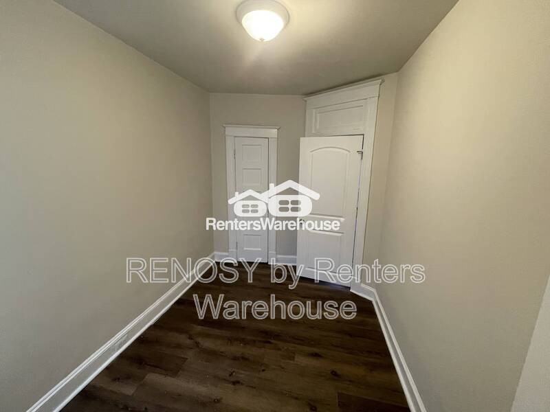 2855 W Cold Spring Ln - Photo 4 of 14