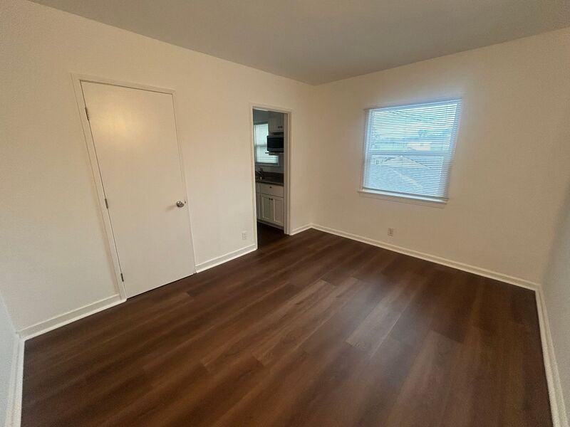 2813 W Victory Blvd #203 - Photo 2 of 9