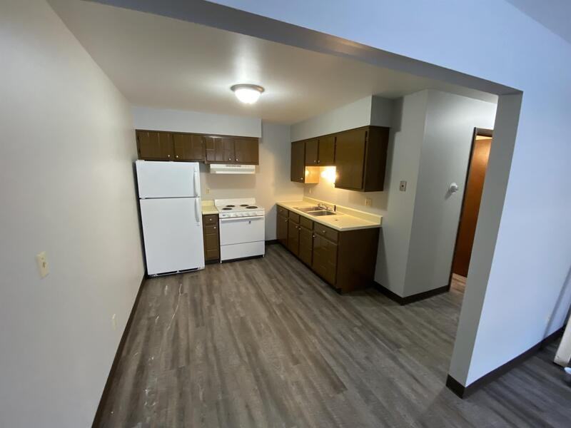 334 Center St - Photo 3 of 10