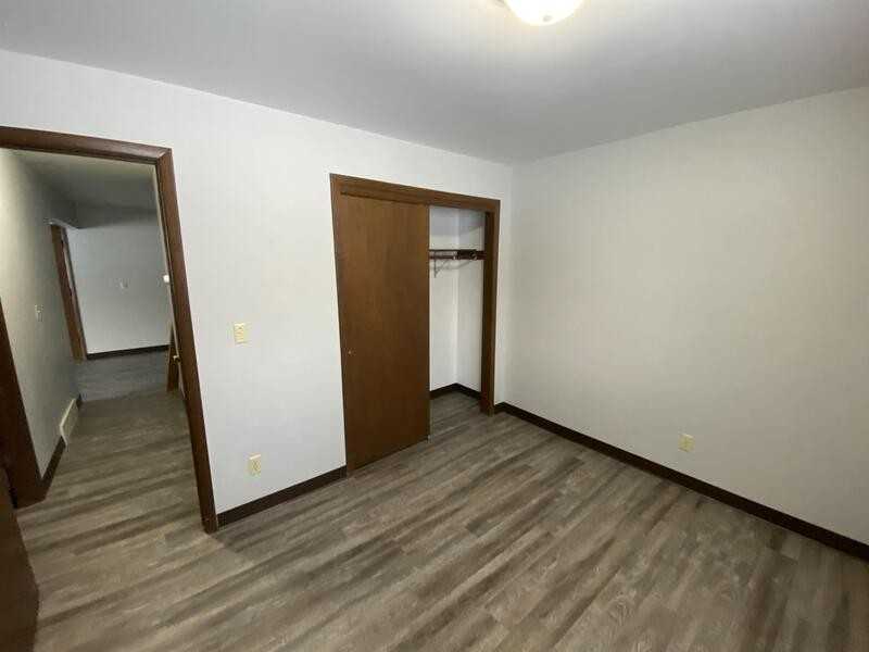 334 Center St - Photo 5 of 10