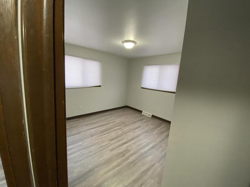 334 Center St - Photo 6 of 10