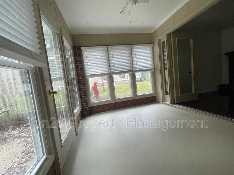 113 Maplebrook Ct - Photo 6 of 8