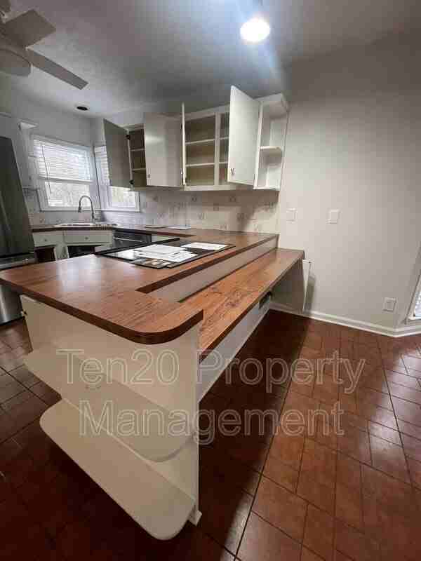 113 Maplebrook Ct - Photo 7 of 8