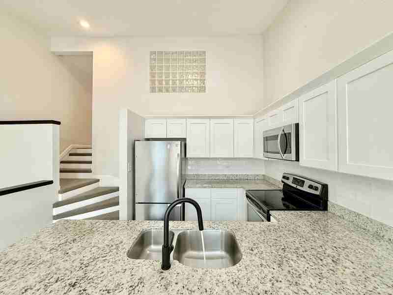 6388 93rd Ter N - Photo 4 of 50