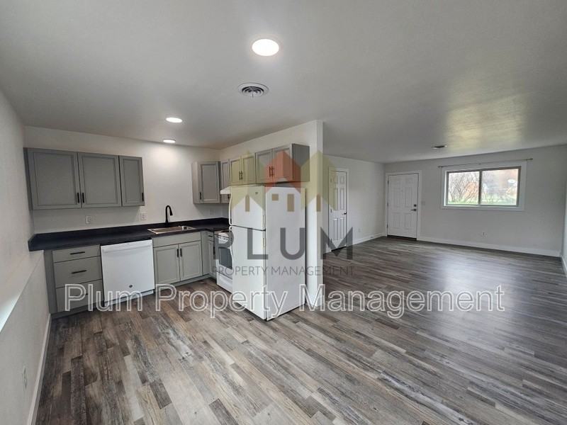 2340 Fairview Ave #2 - Photo 7 of 48