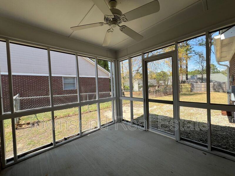 7126 Kearny Ave - Photo 7 of 15