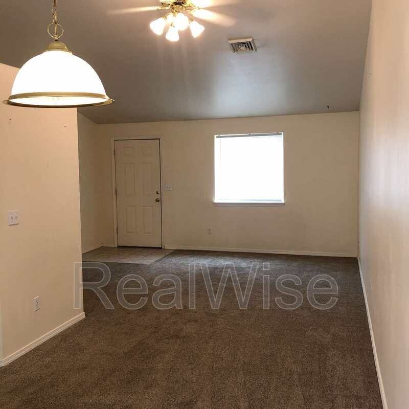 1231 Sw 33rd St - Photo 6 of 17