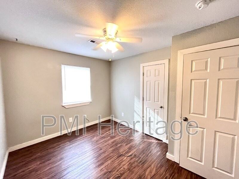 103 W Martin Luther King Jr Blvd #6 - Photo 4 of 8