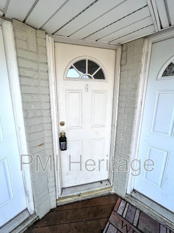 103 W Martin Luther King Jr Blvd #6 - Photo 7 of 8