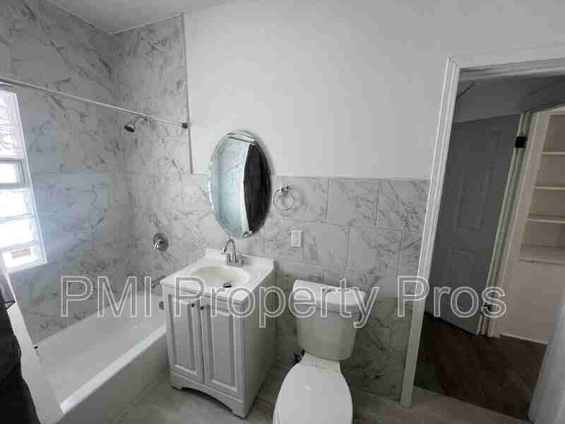 3284 N 30th St - Photo 6 of 41