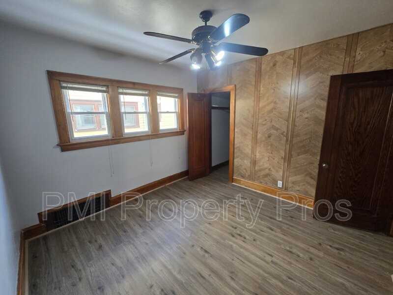 4227 N 26th St - Photo 4 of 10