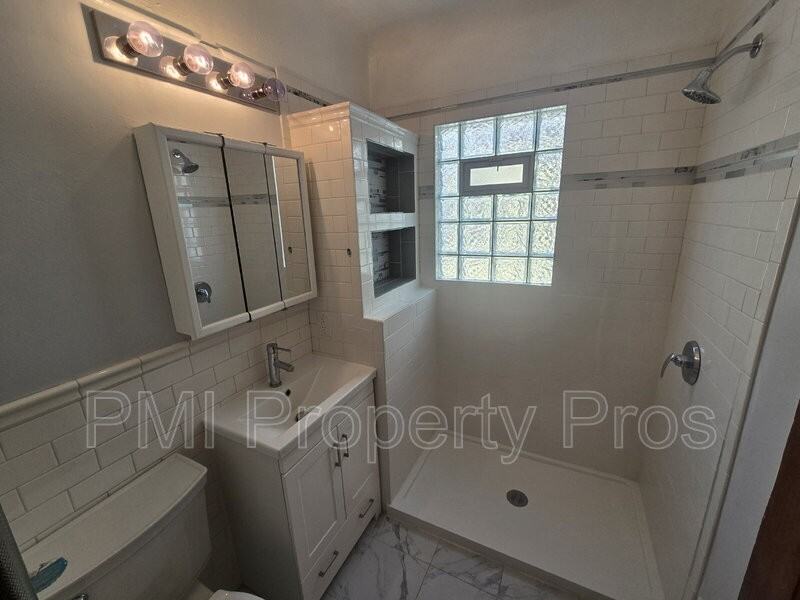4227 N 26th St - Photo 5 of 10