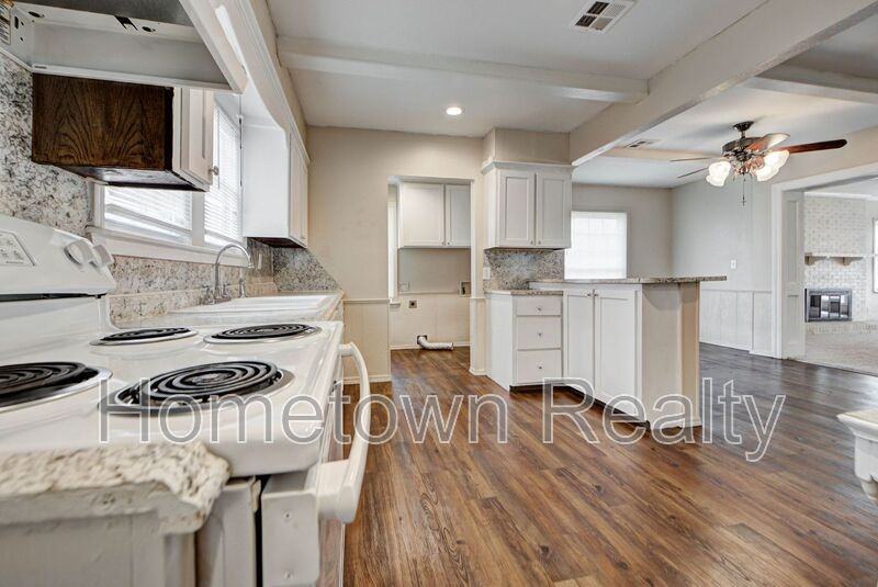 924 N Broad St - Photo 5 of 34