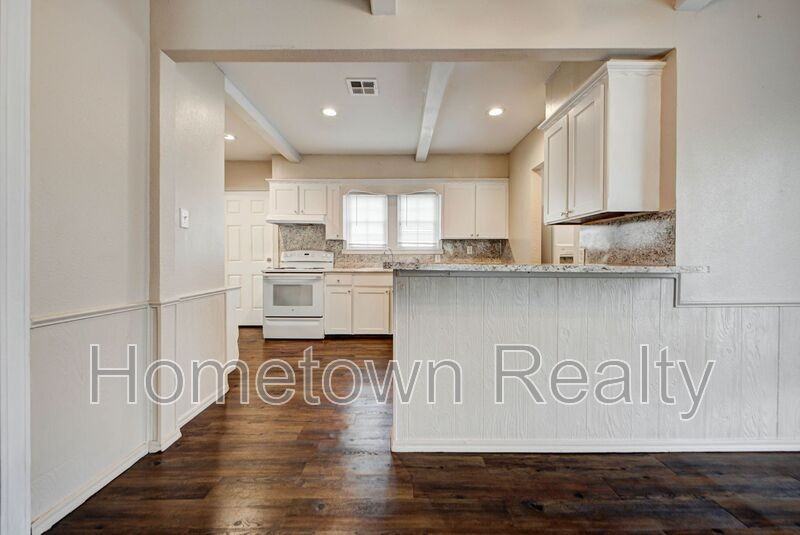 924 N Broad St - Photo 6 of 34