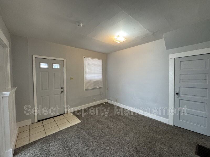 738 3rd St #1 - Photo 5 of 8