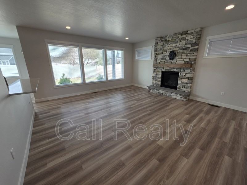 8117 N Austin Rd - Photo 2 of 20