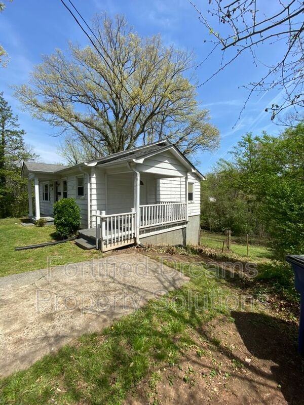 3635 Hemlock Dr - Photo 2 of 13
