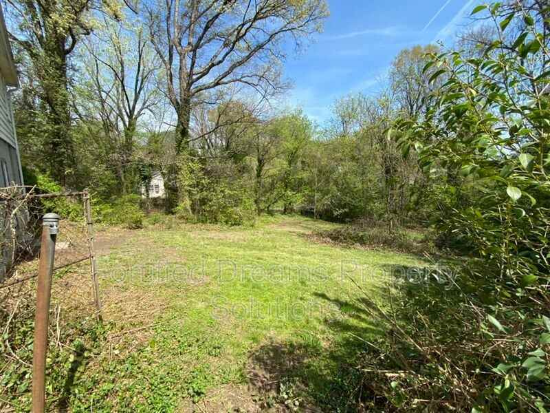 3635 Hemlock Dr - Photo 3 of 13