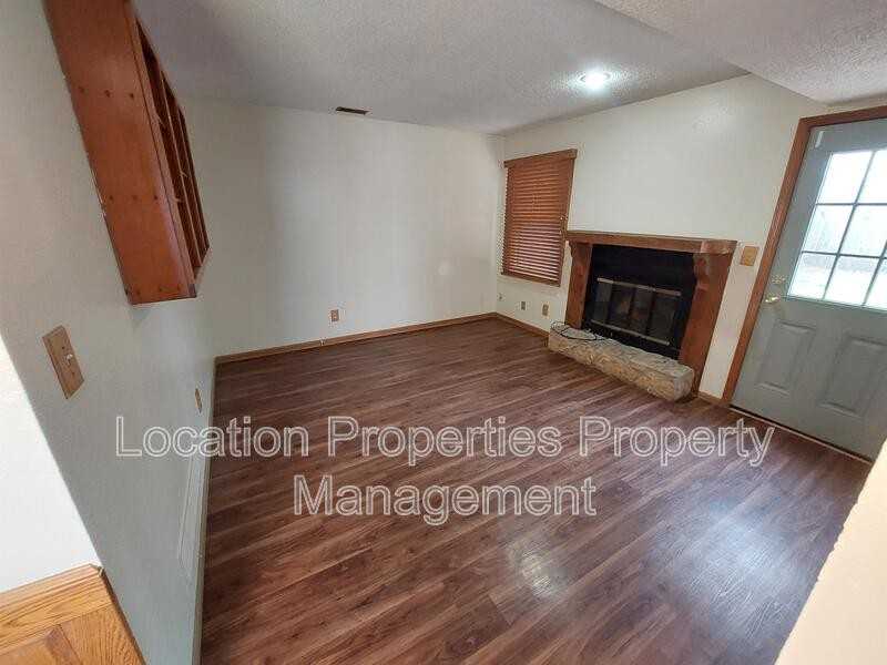 1903 W 3rd St - Photo 3 of 21