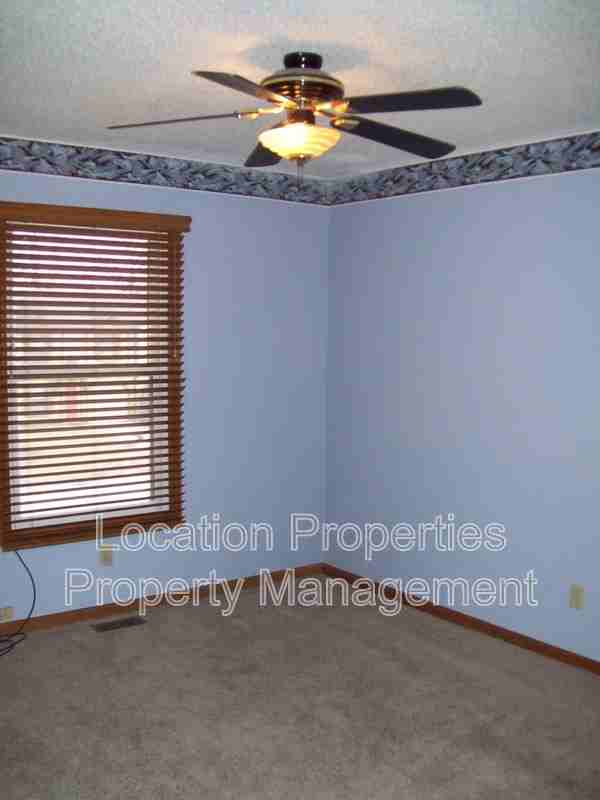 1903 W 3rd St - Photo 6 of 21