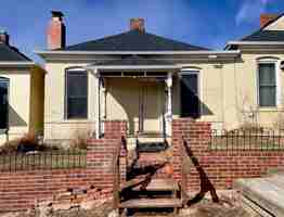 featured image of 217 N 1st St