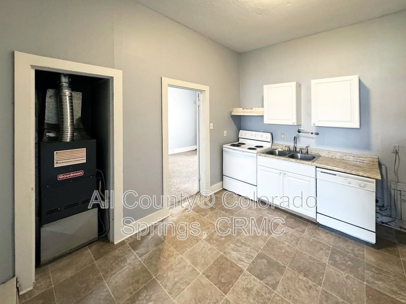 217 N 1st St - Photo 4 of 13