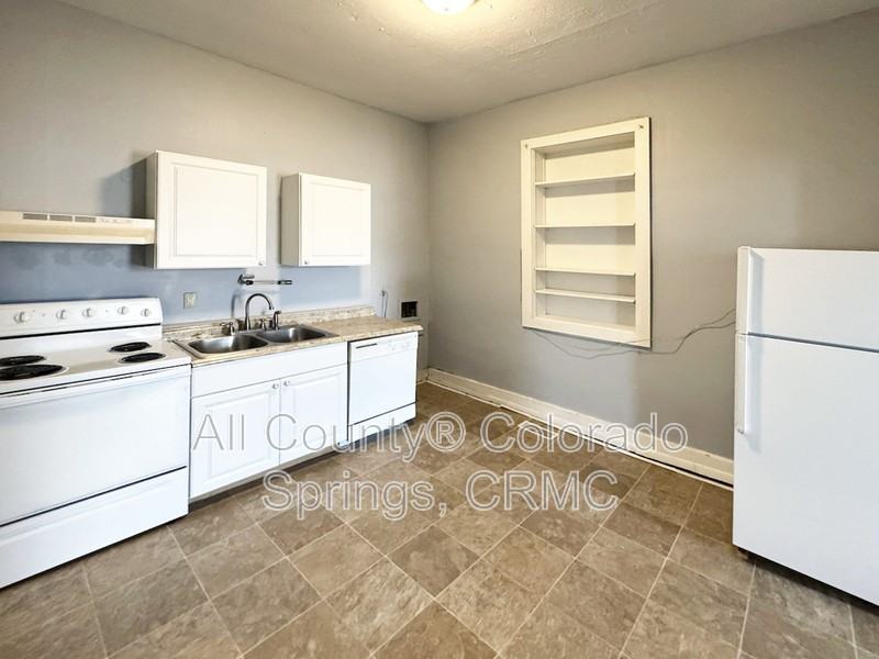 217 N 1st St - Photo 5 of 13