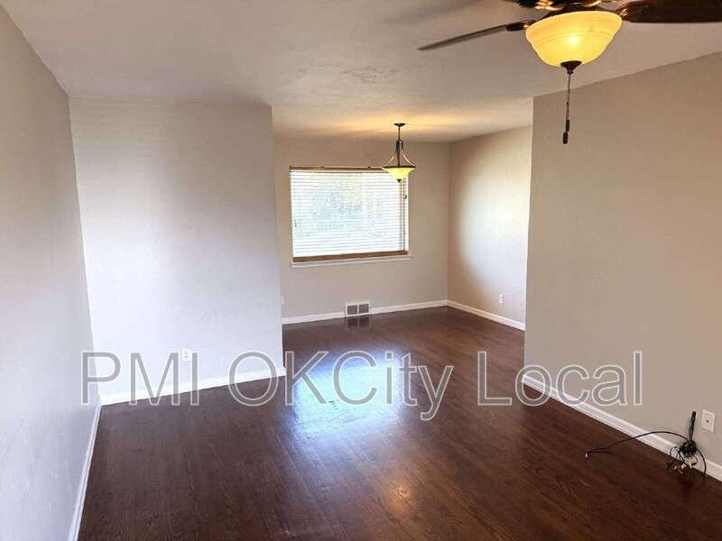 3025 Nw 67th St - Photo 3 of 29