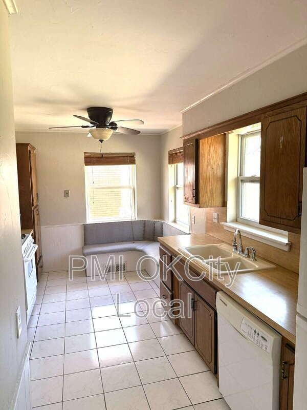 3025 Nw 67th St - Photo 5 of 29