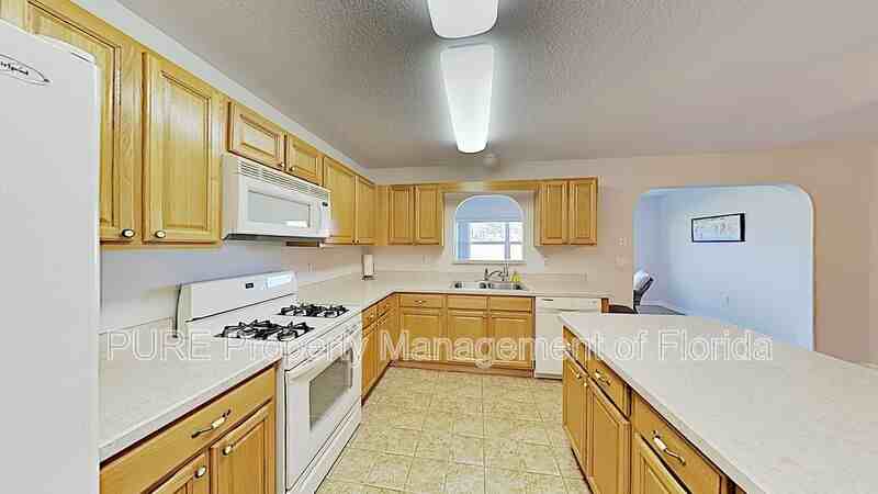 9911 Sw 96th St - Photo 5 of 25