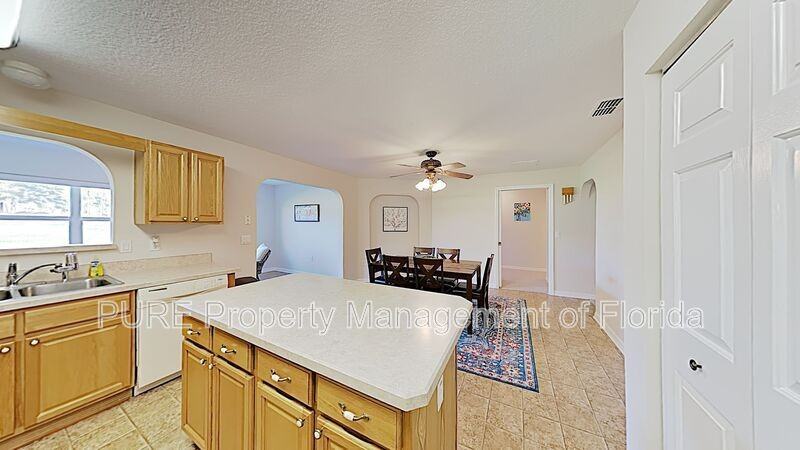 9911 Sw 96th St - Photo 6 of 25