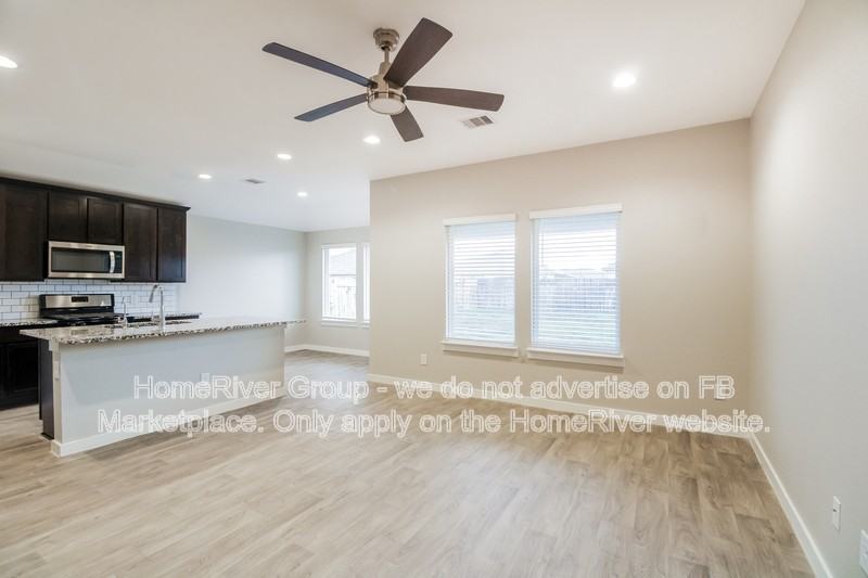 8122 Hush Heights Dr - Photo 4 of 19