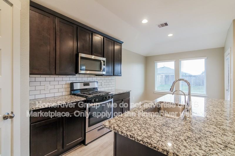 8122 Hush Heights Dr - Photo 6 of 19