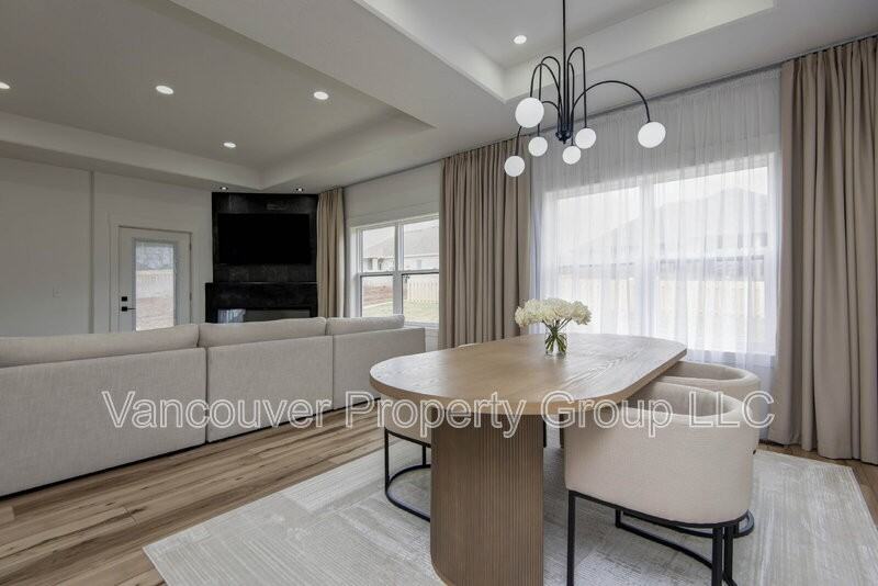 5075 Ferdinand Ct - Photo 7 of 24