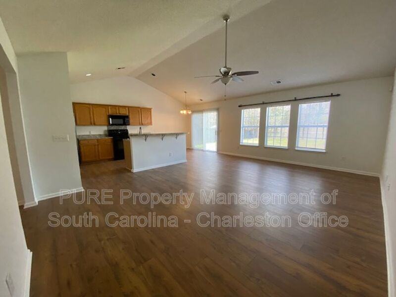 1604 Ashley Ct - Photo 3 of 27