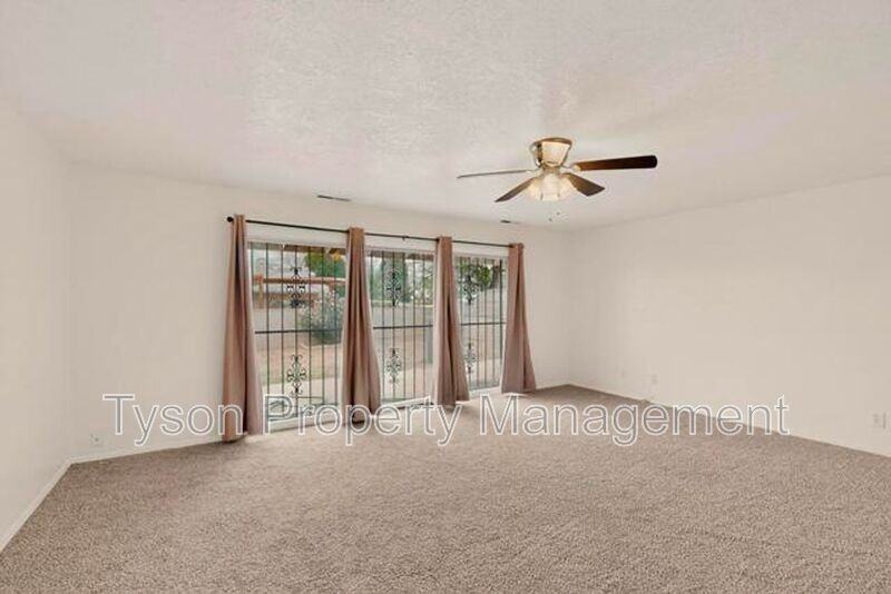 3503 Montclaire Dr Ne - Photo 5 of 35