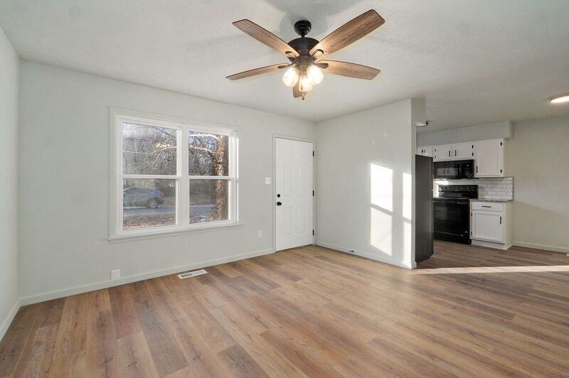 2941 W Pacific St - Photo 7 of 22