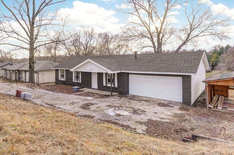 1717 N 16th St - Photo 2 of 21