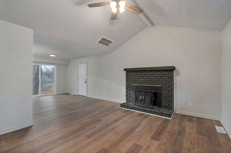 1717 N 16th St - Photo 6 of 21