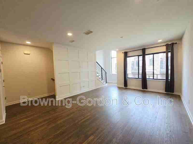 1035 Chester Ave #3 - Photo 5 of 19