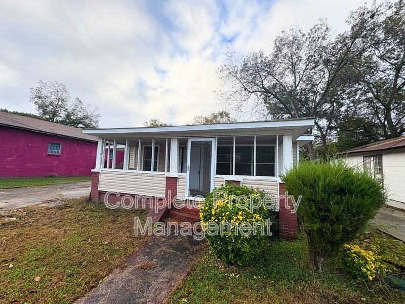 18 Center St - Photo 2 of 22