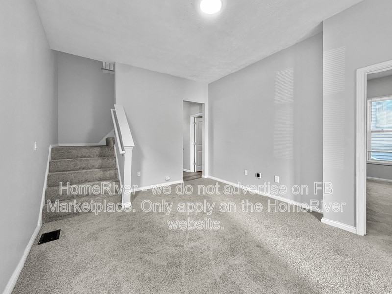 628 S 39th St - Photo 2 of 19