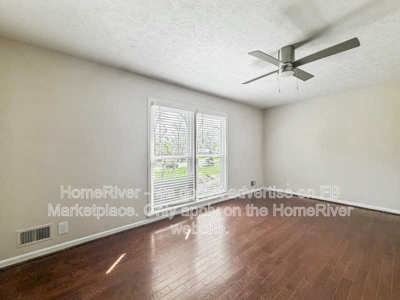 1102 Woodcroft Ct - Photo 3 of 19