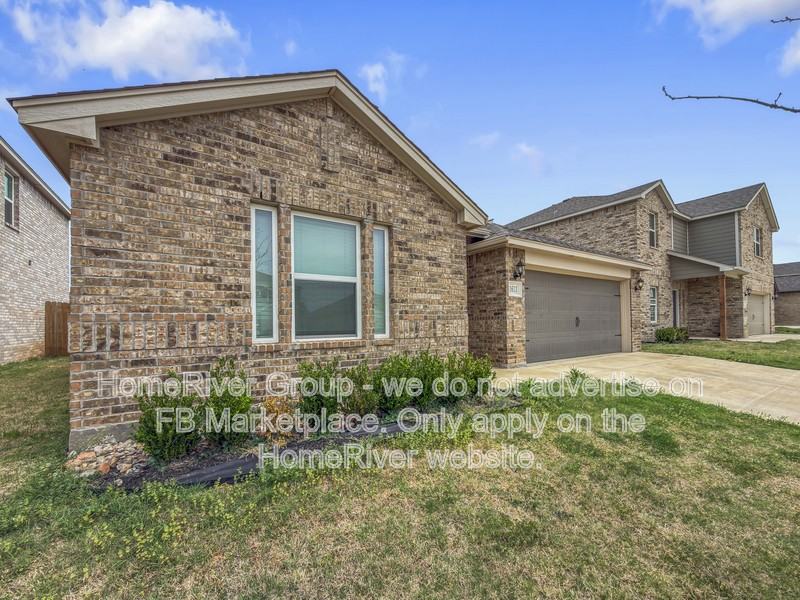1613 Ruby Dr - Photo 2 of 24