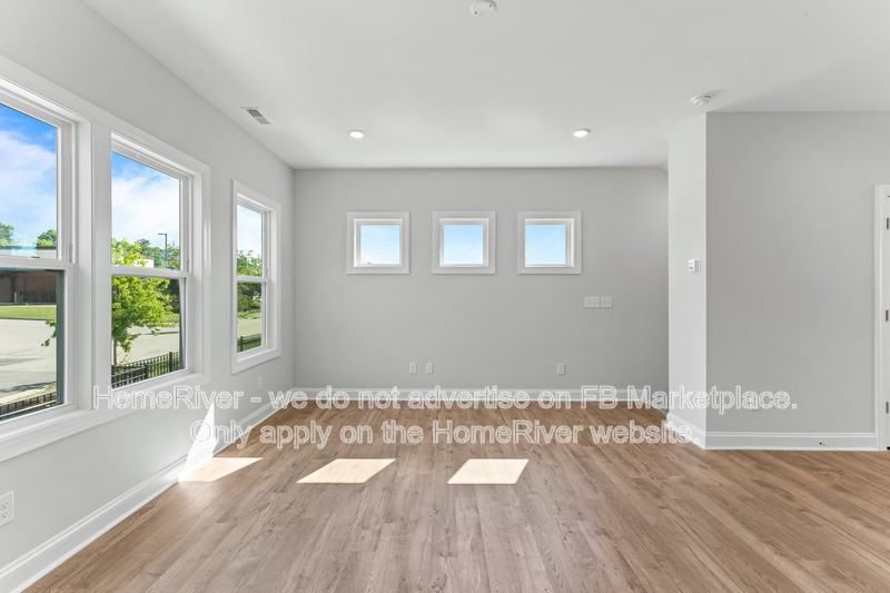 2005 Fishamble St - Photo 7 of 36