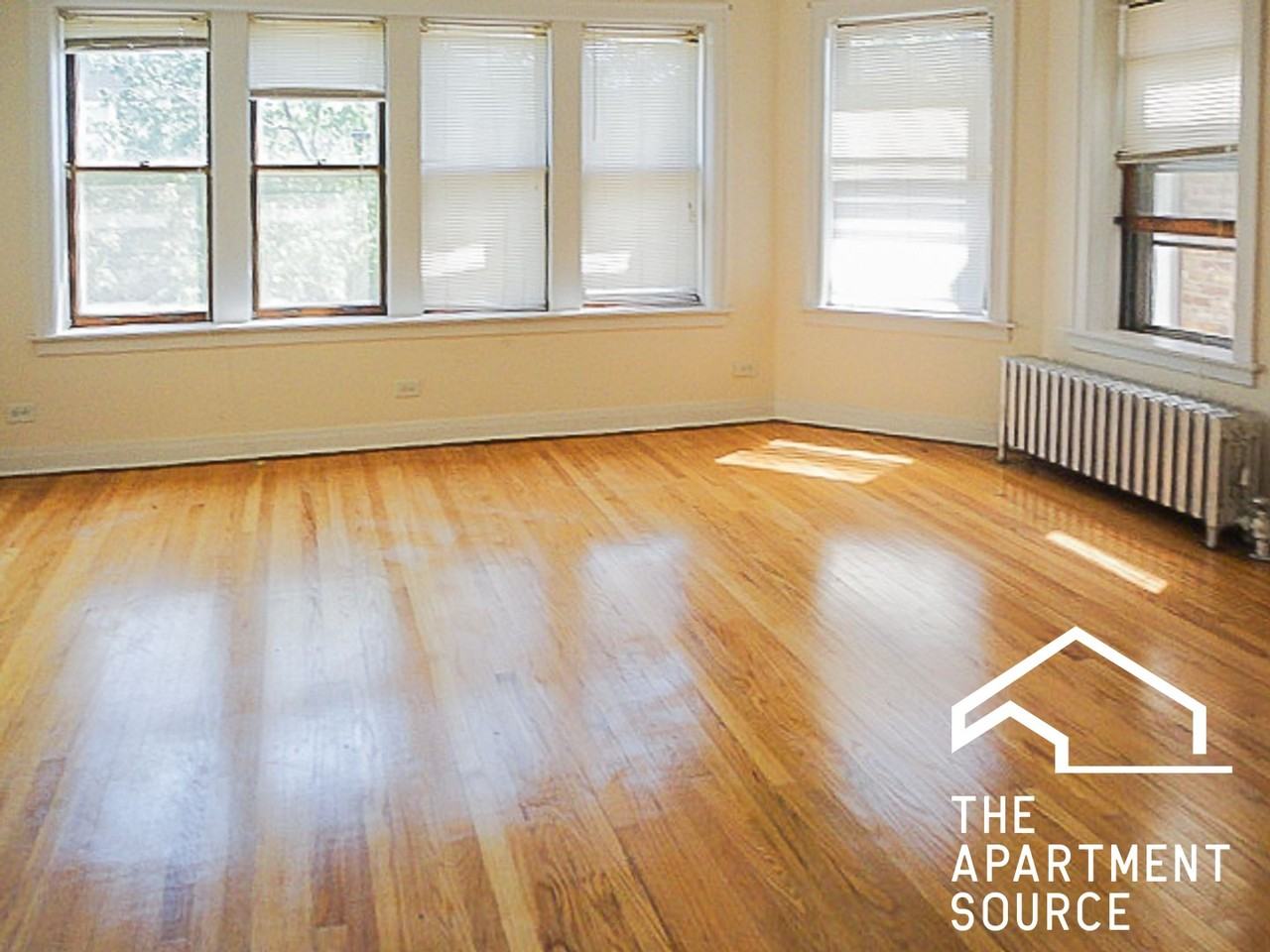 2546 W Summerdale Ave #1F - Photo 2 of 10