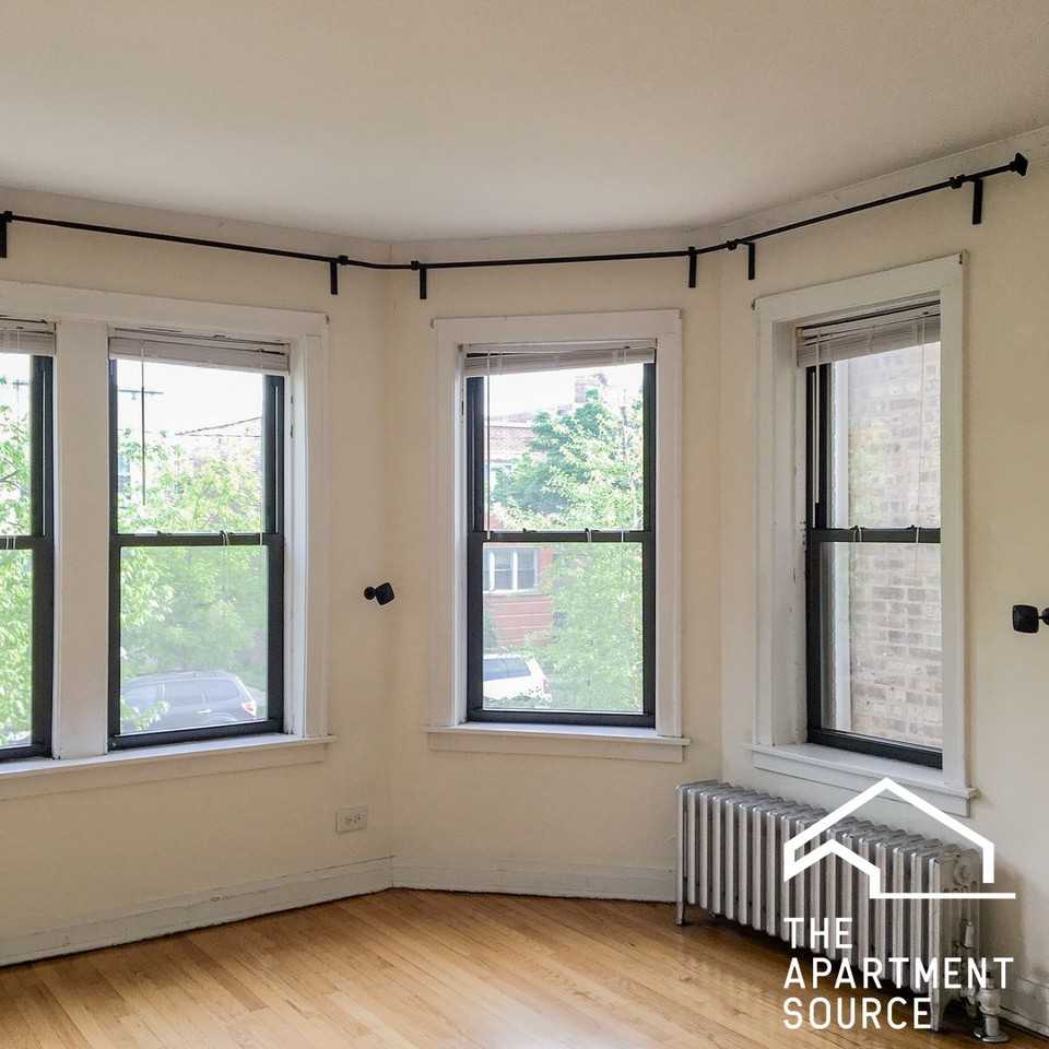 2546 W Summerdale Ave #1F - Photo 3 of 10