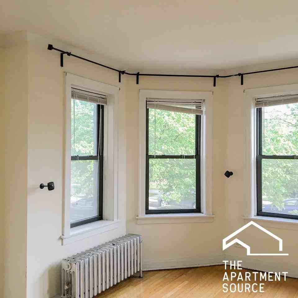 2546 W Summerdale Ave #1F - Photo 4 of 10