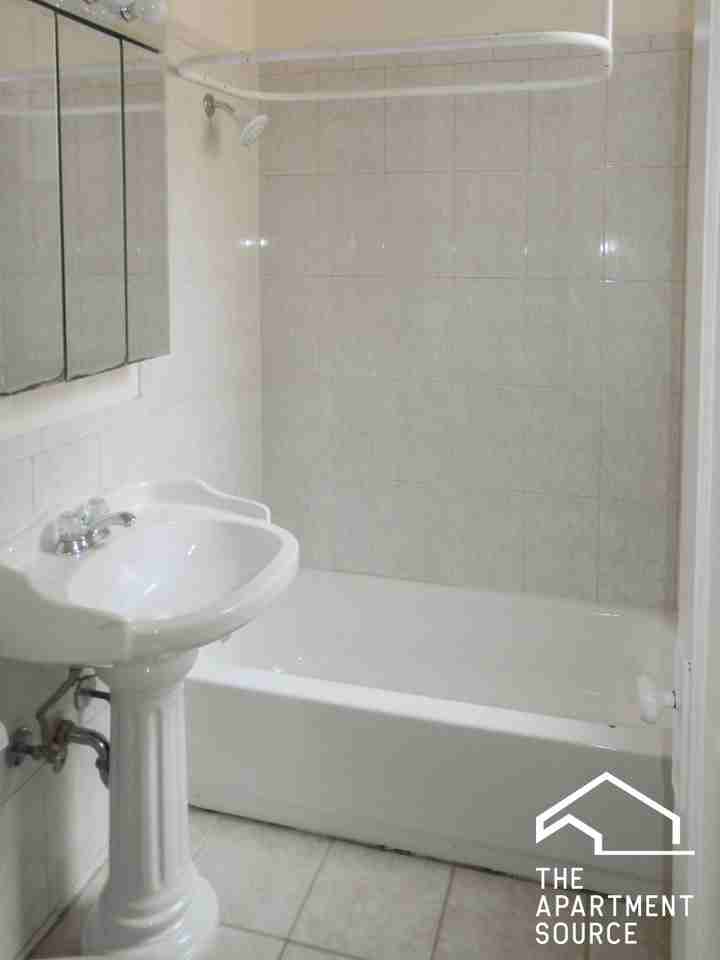 2202 W Foster Ave #2 - Photo 6 of 10